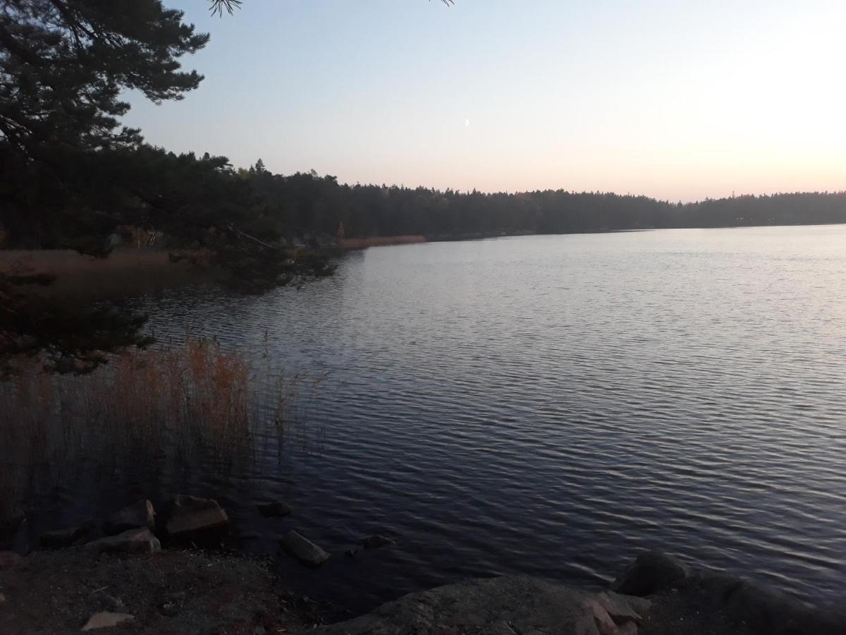 Villa Tiny House In The Middle Of Nature à Åkersberga Extérieur photo